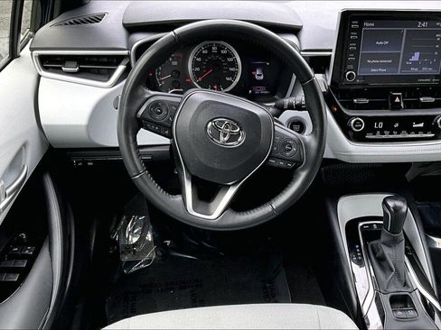 Used 2022 Toyota Corolla SE w/ SE Preferred Package FWD image 7