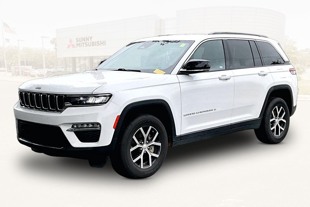 Used 2024 Jeep Grand Cherokee Limited AWD/4WD image 1