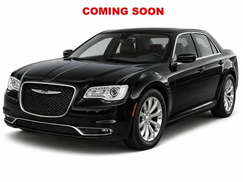 Used 2016 Chrysler 300 Limited RWD image 1