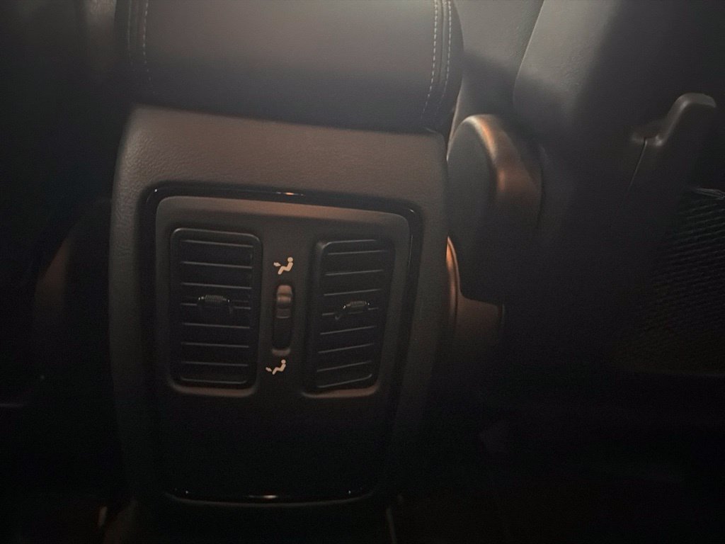 Used 2023 Dodge Durango SXT w/ SXT Blacktop Group AWD/4WD image 28