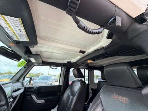 Used 2015 Jeep Wrangler Unlimited Sahara w/ Dual Top Group AWD/4WD image 23