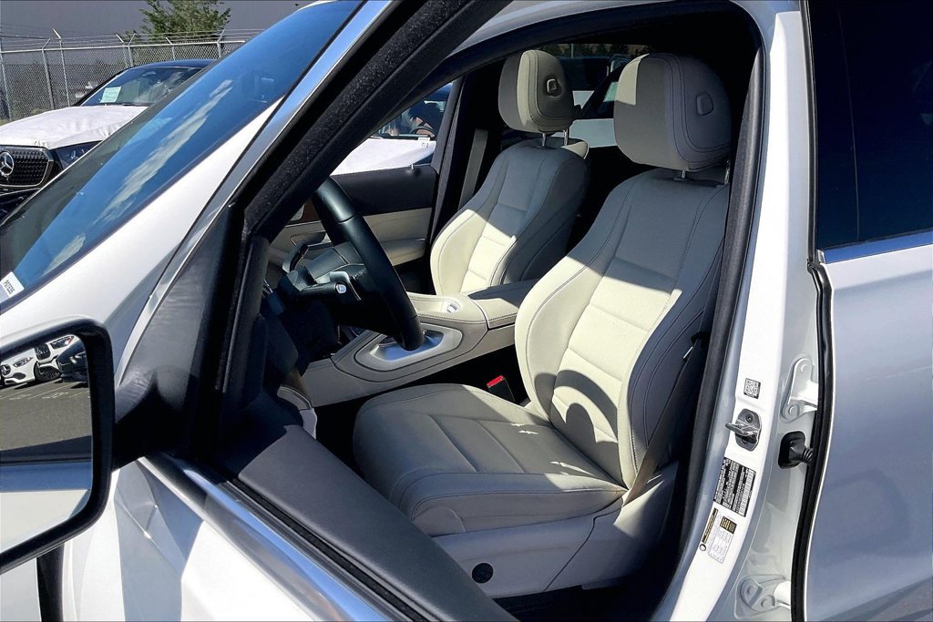 Certified 2025 Mercedes-Benz GLE 450 4MATIC image 17