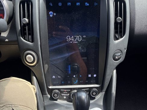Used 2016 Nissan 370Z Coupe RWD image 6