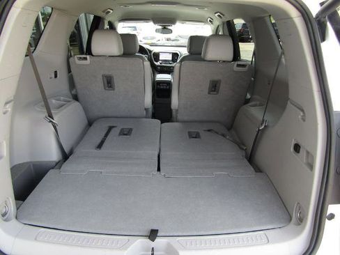 Used 2023 GMC Acadia SLT w/ Technology Package FWD image 40