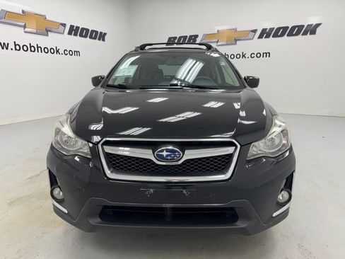 Used 2017 Subaru Crosstrek 2.0i Premium w/ Moonroof Package AWD/4WD image 2