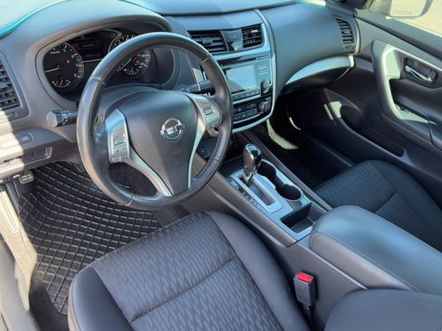 Used 2018 Nissan Altima 2.5 SV image 16
