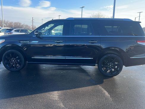 Used 2023 Lincoln Navigator L Reserve image 12