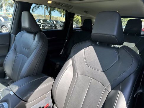 Certified 2025 INFINITI QX60 Luxe w/ Cargo Package image 11