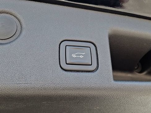 Used 2023 Chevrolet Equinox RS AWD/4WD image 27