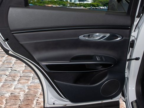 Used 2024 Genesis GV70 2.5T image 12