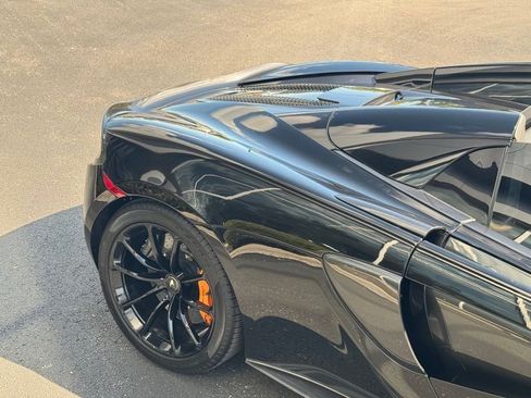 Used 2019 McLaren 570S Spider RWD image 29