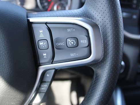 New 2026 RAM 1500 Express AWD/4WD image 16