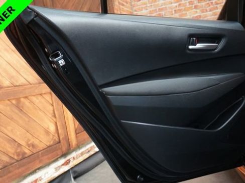 Used 2020 Toyota Corolla LE image 38