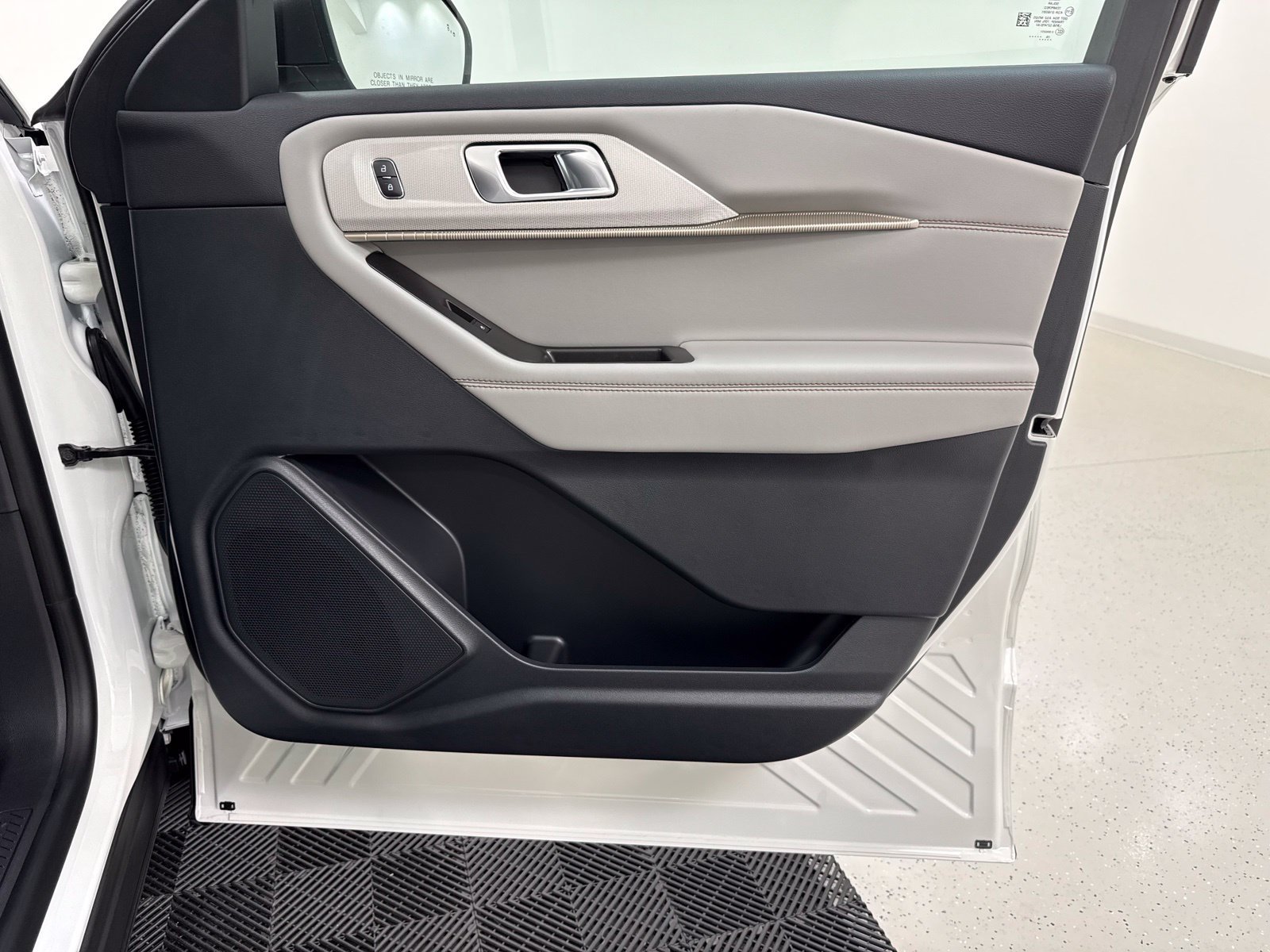 New 2027 Ford Explorer Active w/ Active Comfort Package RWD image 27