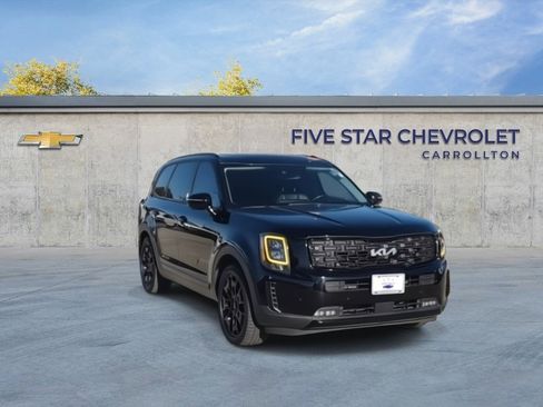 Used 2022 Kia Telluride SX w/ SX Prestige Package image 3