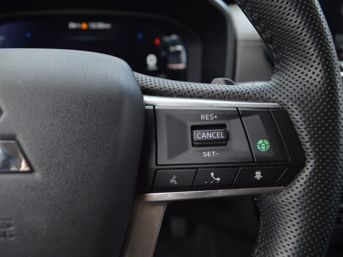 Used 2024 Mitsubishi Outlander SE FWD image 16