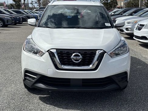 Certified 2020 Nissan Kicks SV image 9