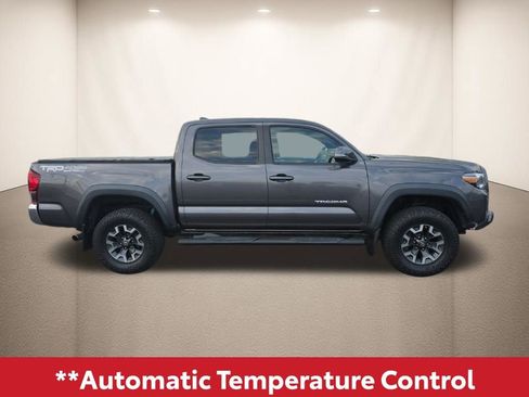 Used 2018 Toyota Tacoma TRD Off-Road image 4