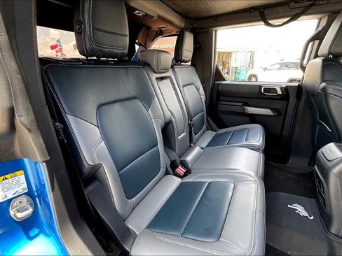 Used 2022 Ford Bronco Outer Banks w/ Sasquatch Package image 18