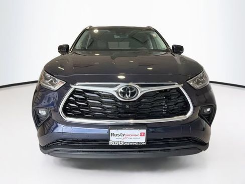 Certified 2026 Toyota Highlander Limited AWD/4WD image 2