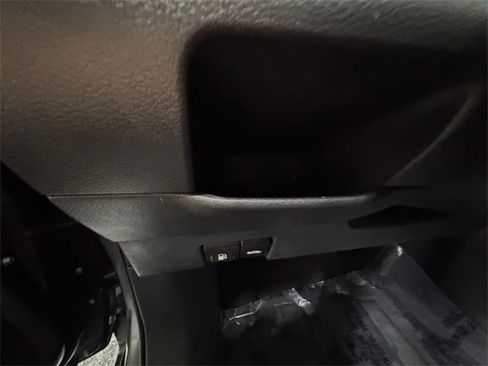 Used 2021 Nissan Kicks SV image 22