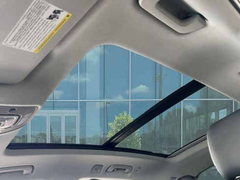 Used 2018 Audi Q5 2.0T Premium Plus w/ Premium Plus Package image 16