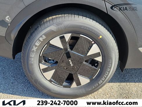 New 2026 Kia Sportage LX FWD image 9