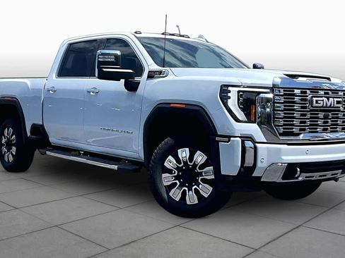 Used 2026 GMC Sierra 3500 Denali w/ Technology Package AWD/4WD image 3