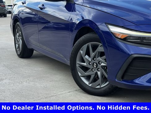 Used 2024 Hyundai Elantra SEL FWD image 3