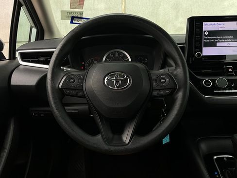 Used 2022 Toyota Corolla LE image 26