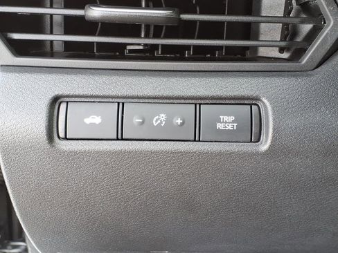 Certified 2022 Nissan Altima 2.5 SR image 13