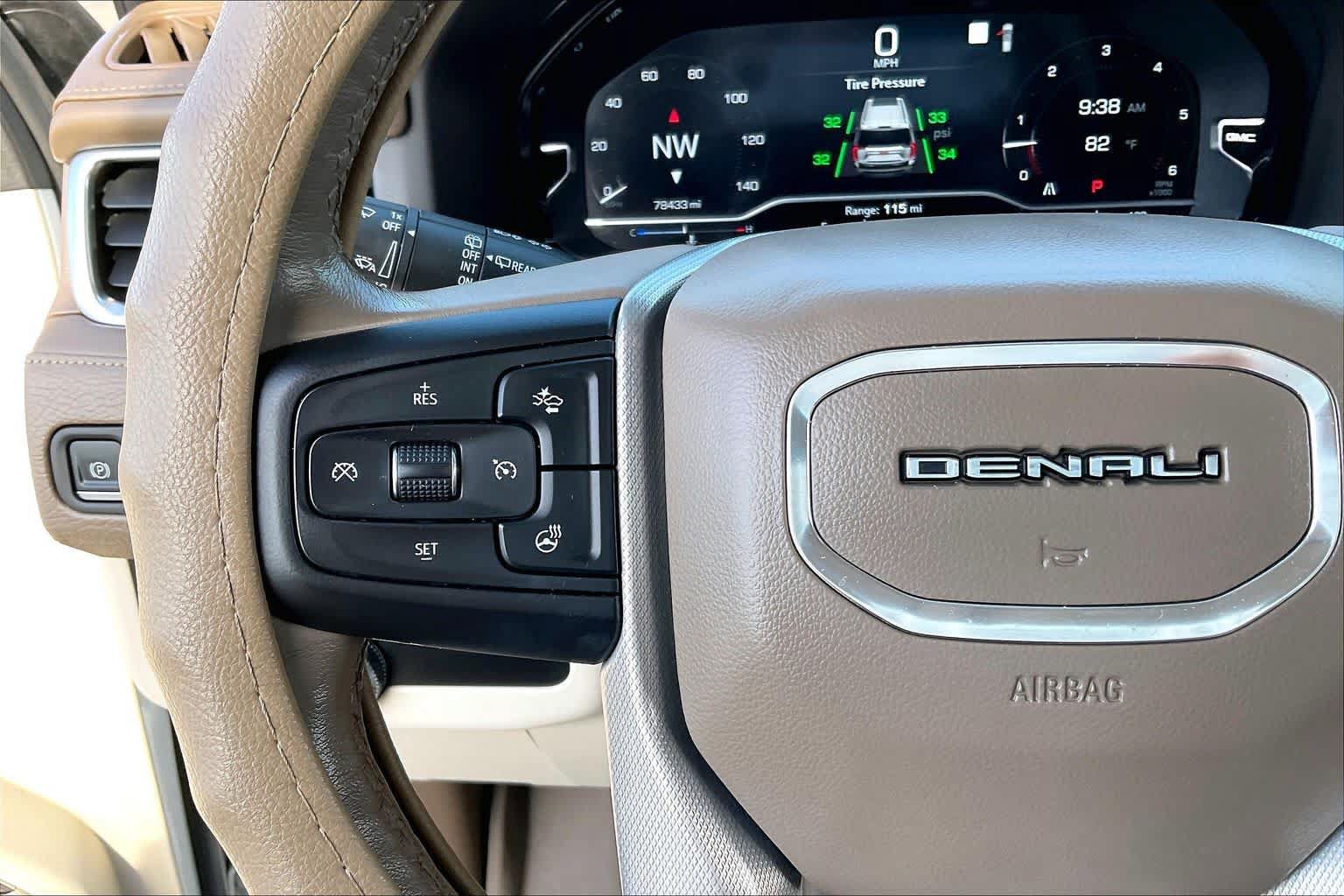 Used 2022 GMC Yukon XL Denali RWD image 23