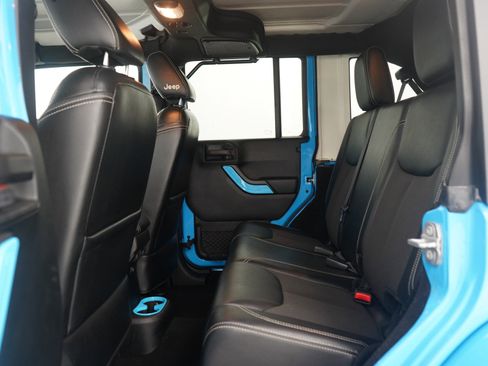 Used 2017 Jeep Wrangler Unlimited Sport image 19