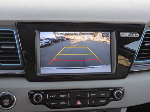 Used 2018 Kia Niro EX Premium image 14