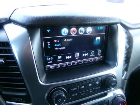 Used 2019 Chevrolet Suburban LT image 23