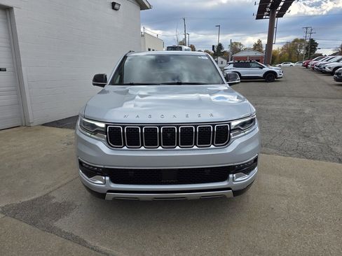 New 2025 Jeep Wagoneer Series III w/ Premium Group I image 2