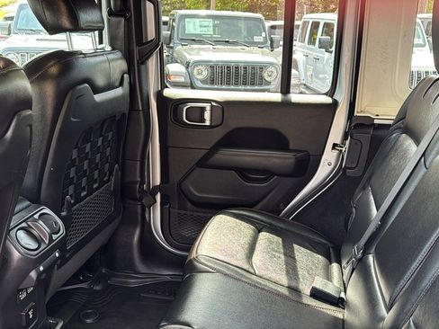 Certified 2022 Jeep Wrangler Unlimited Rubicon w/ Trailer Tow Package AWD/4WD image 31