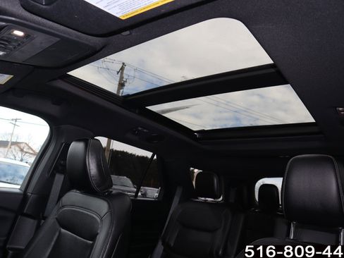 Used 2020 Ford Explorer XLT w/ Equipment Group 202A image 18