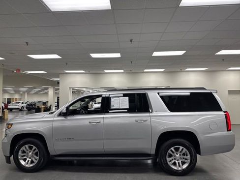 Used 2020 Chevrolet Suburban LT image 4