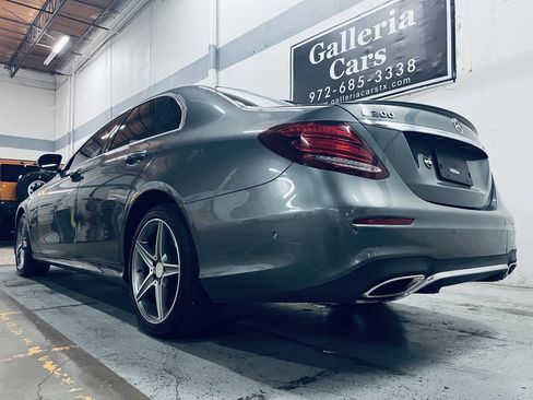 Used 2017 Mercedes-Benz E 300 4MATIC image 4