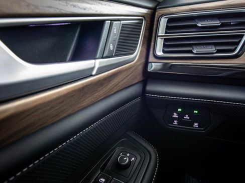 New 2026 Volkswagen Atlas SE image 32