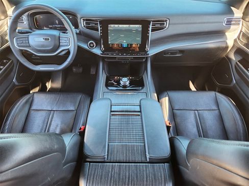 Used 2023 Jeep Wagoneer L Series II image 28