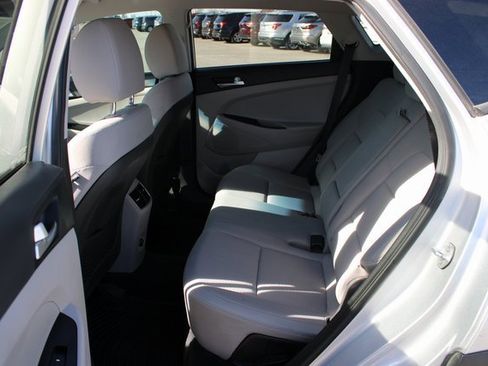Used 2019 Hyundai Tucson SEL w/ Cargo Package image 16