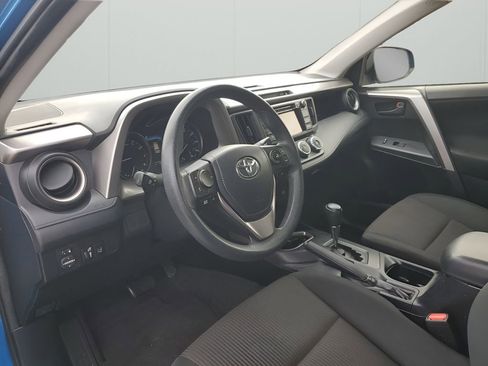 Used 2017 Toyota RAV4 LE image 27