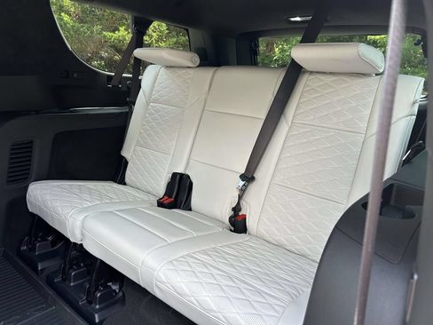 New 2026 Cadillac Escalade ESV V AWD/4WD image 11