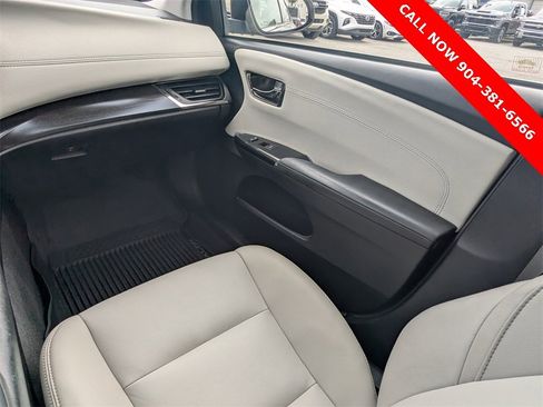 Used 2018 Toyota Avalon XLE Plus image 16