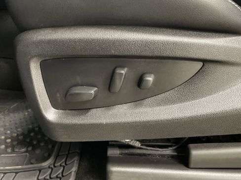 Used 2018 GMC Yukon SLT w/ Open Road Package image 14