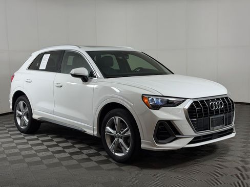 Used 2020 Audi Q3 2.0T Premium w/ Convenience Package AWD/4WD image 7