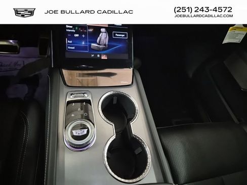 New 2026 Cadillac Vistiq Sport image 30