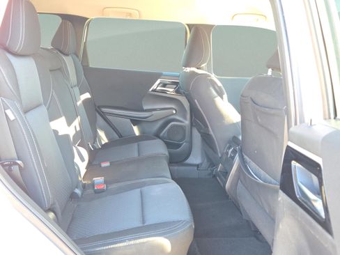 Used 2022 Mitsubishi Outlander ES image 18